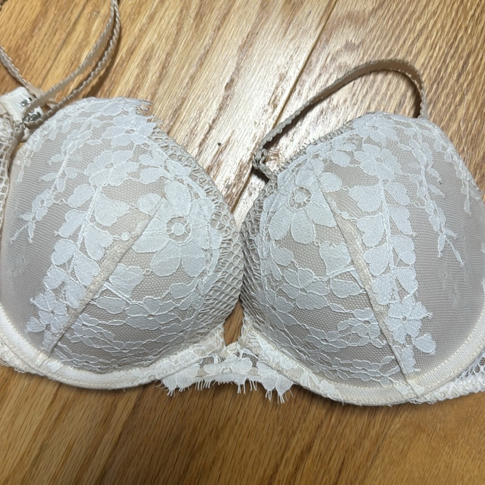 Victoria’s Secret dream angels push up white and beige lace bra 32d
